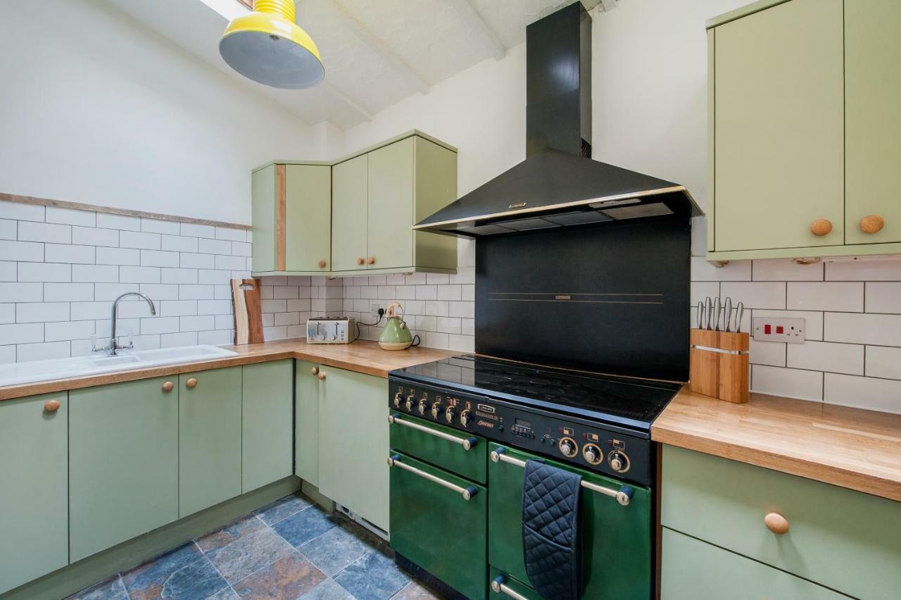 Charming Period Cottage Бат Екстер'єр фото
